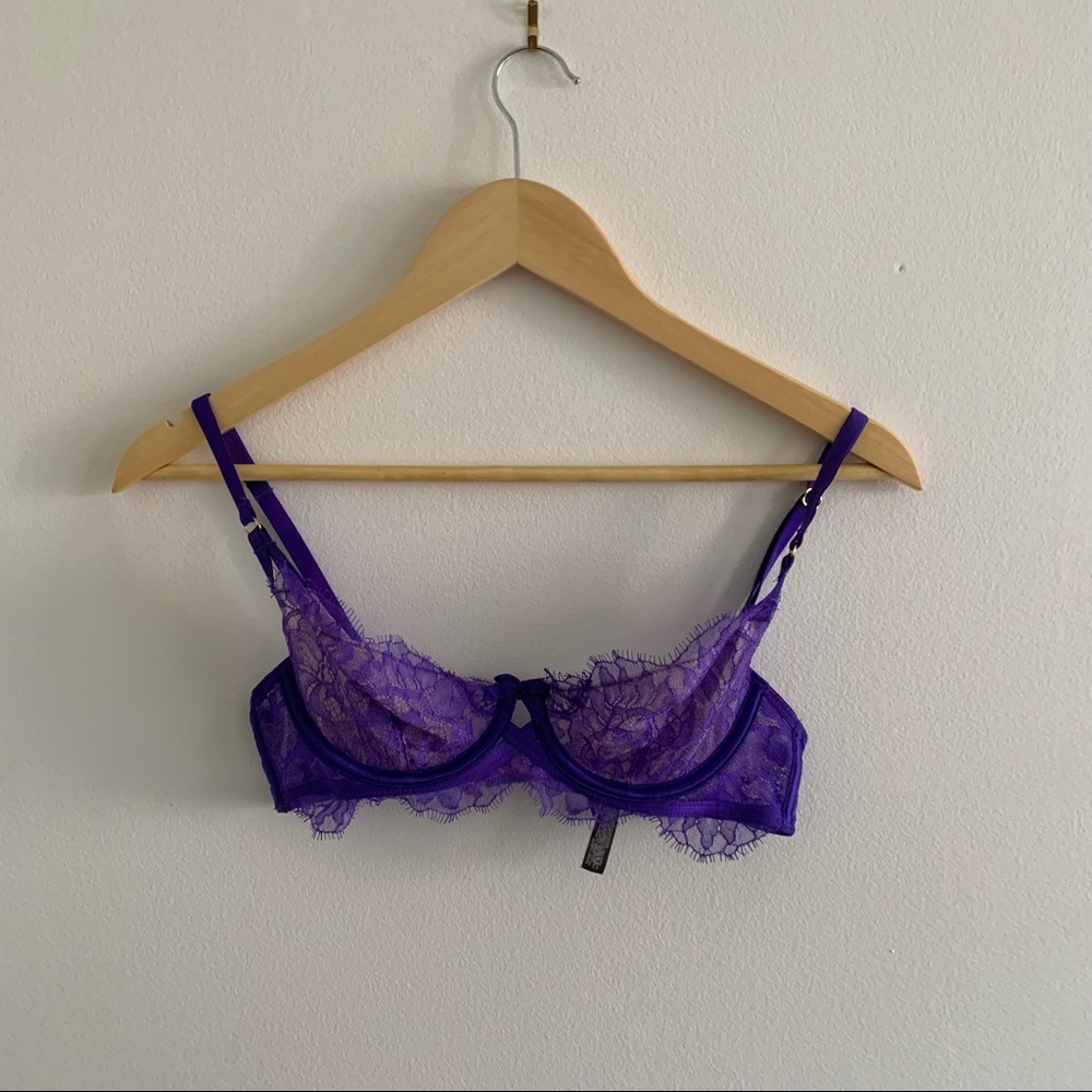 Dreamy Victoria Secret Lace Bra - 32C
